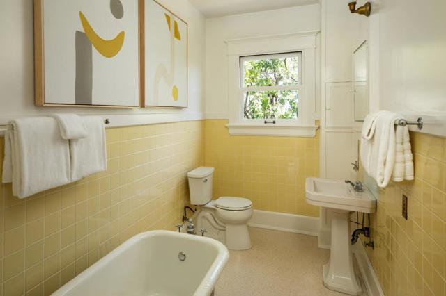 25671 Chapin Road, Los Altos Hills CA: https://media.crmls.org/mediaz/2e926bf7-6386-4f86-af7f-a46352c1d528.jpg