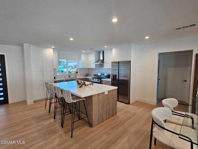 2651 Sirius Street, Thousand Oaks CA: https://media.crmls.org/mediaz/2e92b686-8e09-4d96-9924-09554e036f3d.jpg
