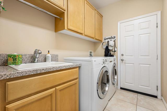 81172 Victoria Lane, La Quinta CA: https://media.crmls.org/mediaz/2e9353aa-e5ed-49e0-8801-ddf87798e693.jpg