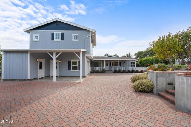 2102 Buena Vista Drive, Camarillo CA: https://media.crmls.org/mediaz/2e93577d-192f-4183-9ada-6bb2d2f60db6.jpg
