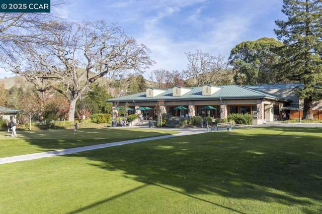 1349 Running Springs Rd, Walnut Creek CA: https://media.crmls.org/mediaz/2e93b722-b71d-4e41-9a6f-cadf99fa8c4e.jpg