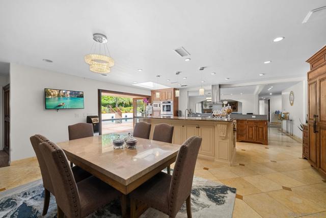 9351 La Jolla Farms Rd, San Diego CA: https://media.crmls.org/mediaz/2e93f862-71c6-4ca7-84bb-9c6bb702ba9a.jpg