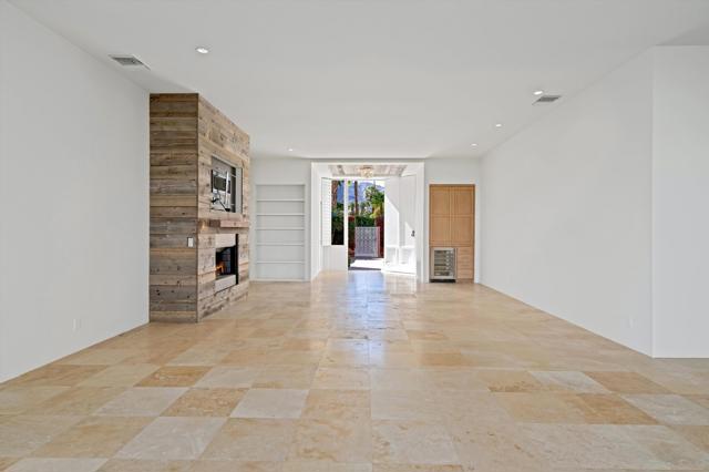 46640 Amir Drive, Palm Desert CA: https://media.crmls.org/mediaz/2e94a2c5-ab08-4082-941f-d376cbe692ac.jpg