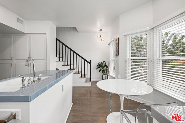 2622 2nd Street, Santa Monica CA: https://media.crmls.org/mediaz/2e94acce-33cc-451e-b8fc-bc265ed7bdbc.jpg