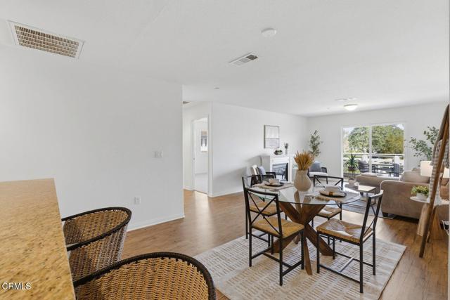 Detail Gallery Image 9 of 28 For 996 Los Angeles Ave #101,  Ventura,  CA 93004 - 3 Beds | 2 Baths