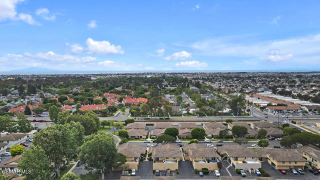 2718 Wendy Place, Port Hueneme CA: https://media.crmls.org/mediaz/2e95cd3f-6320-4b31-b8ec-abfcd7e7a85b.jpg