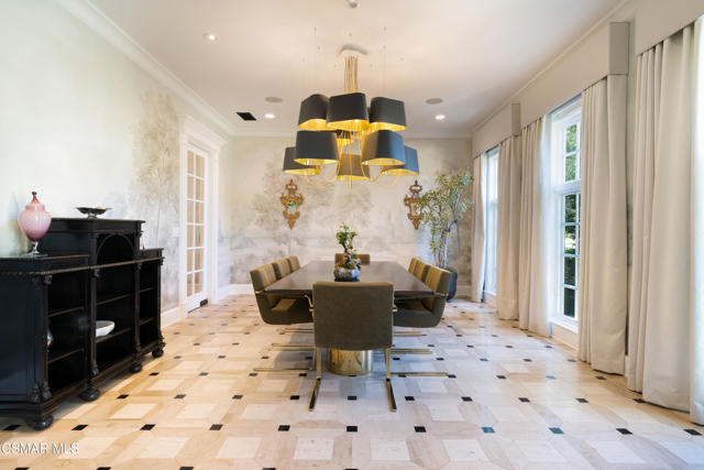 2160 Marshbrook Road, Thousand Oaks CA: https://media.crmls.org/mediaz/2e96004e-fb40-40da-8804-a70d8c7a1a62.jpg