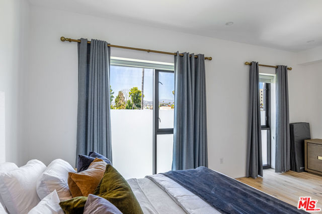 610 S Van Ness Avenue, Los Angeles CA: https://media.crmls.org/mediaz/2e963730-af4c-4874-85de-66386600a159.jpg