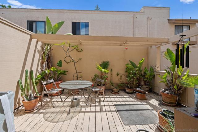 3252 Via Marin, La Jolla CA: https://media.crmls.org/mediaz/2e96374b-46e2-470c-95aa-7f838695faac.jpg