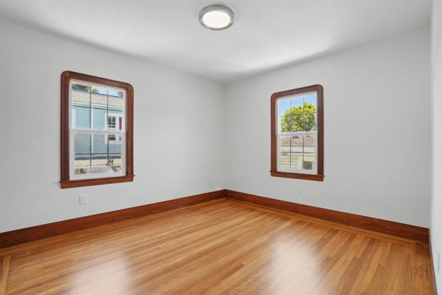 2408 Bartlett Street, Oakland CA: https://media.crmls.org/mediaz/2e963e60-36a9-44f8-a2a0-1a2ff0236870.jpg