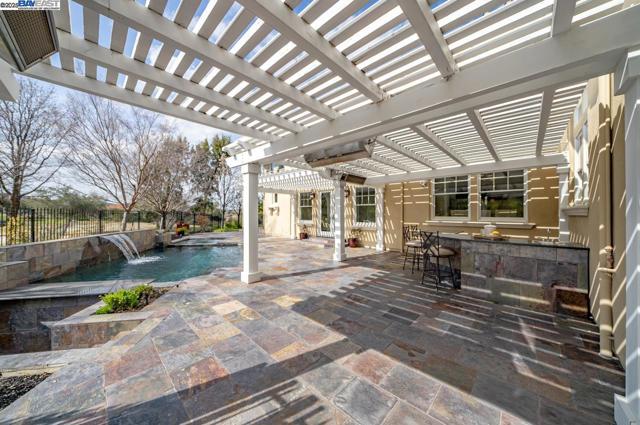 1569 Via Di Salerno, Pleasanton CA: https://media.crmls.org/mediaz/2e972ab3-db7d-4a2e-b9fa-9b72ca97dd39.jpg
