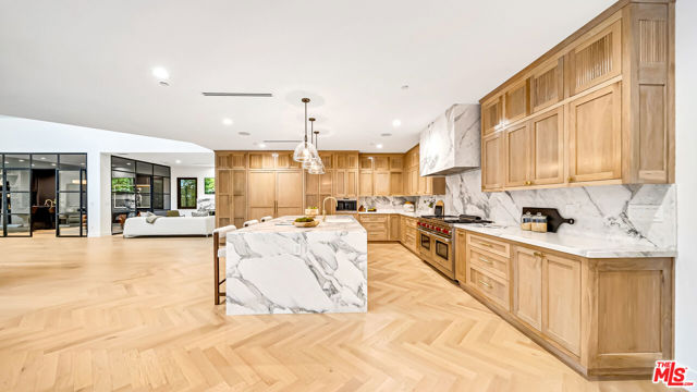 4261 Temma Court, Calabasas CA: https://media.crmls.org/mediaz/2e975770-dd3e-40a9-86fc-56e1c780685d.jpg