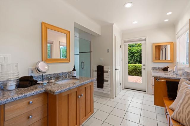 6347 Las Colinas, Rancho Santa Fe CA: https://media.crmls.org/mediaz/2e977ea8-a2b0-490d-ad6c-092fdd2b7bbc.jpg