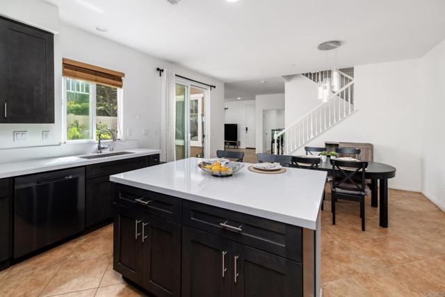 357 Borden Rd, San Marcos CA: https://media.crmls.org/mediaz/2e985400-736a-4d47-b204-5a4a2801d632.jpg