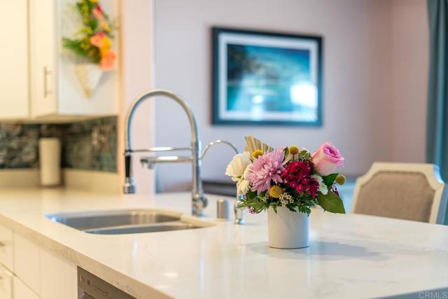 4610 Los Alamos Way, Oceanside CA: https://media.crmls.org/mediaz/2e988e86-15fa-4b5c-9415-6d723ba36c9d.jpg