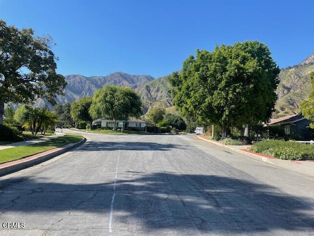 1915 Canyon Close Road, Pasadena CA: https://media.crmls.org/mediaz/2e98b2bd-2ae8-47ca-94e9-fa44166bcc96.jpg