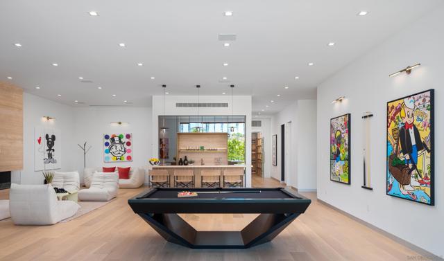 6283 La Jolla Scenic Drive S, San Diego CA: https://media.crmls.org/mediaz/2e98decd-e11b-40bb-a198-a746a6162fe9.jpg