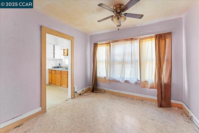 1229 55Th St, Emeryville CA: https://media.crmls.org/mediaz/2e991d78-6c00-4c24-bed2-51cc7c996d1b.jpg