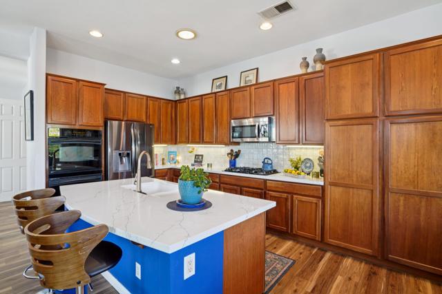 79859 Castille Drive, La Quinta CA: https://media.crmls.org/mediaz/2e9a2750-d09a-4c9a-964a-1e3725cd5c26.jpg