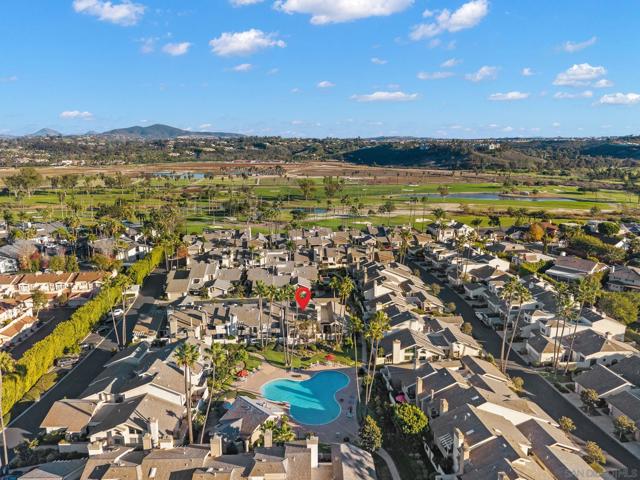16048 Via Viajera, Rancho Santa Fe CA: https://media.crmls.org/mediaz/2e9a3e06-b1e3-4945-8b0f-635ec3d66588.jpg