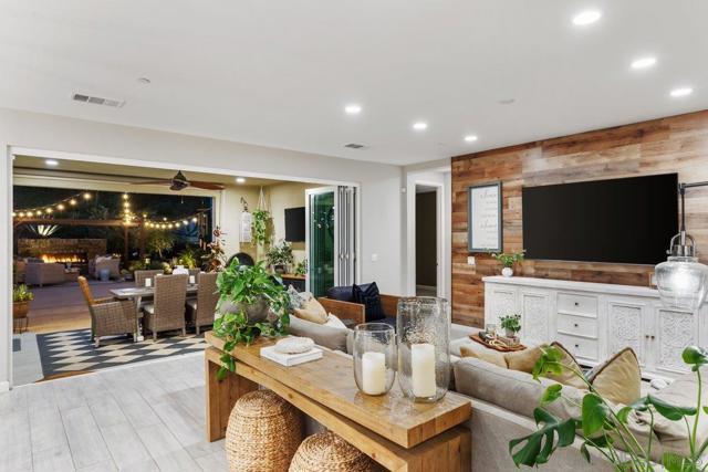 1217 Stockton Pl, Escondido CA: https://media.crmls.org/mediaz/2e9a4964-619b-4646-aa6e-9b9cd74b3694.jpg