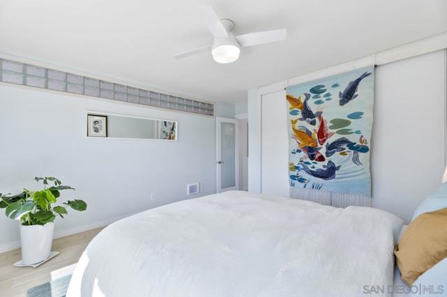 902 Caminito Madrigal, Carlsbad CA: https://media.crmls.org/mediaz/2e9b5fe6-b798-430b-b33a-ed20cda37925.jpg