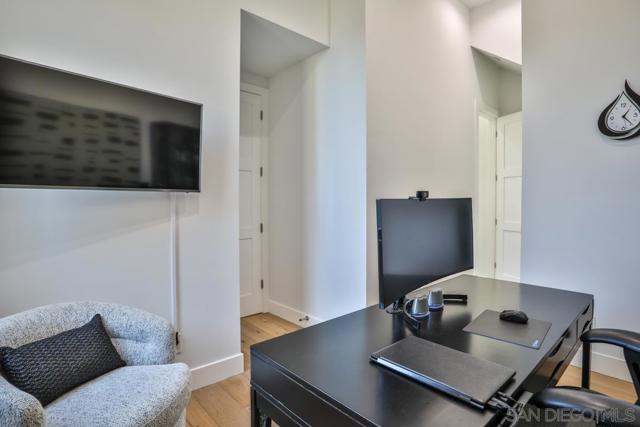 Image 22 of 71 For 4545 Newport Avenue