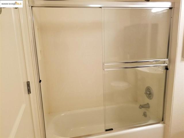 655 12Th St, Oakland CA: https://media.crmls.org/mediaz/2e9d2d7e-ae5c-40a8-98b0-a1f350454742.jpg