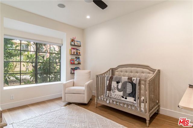 306 Bora Bora Way, Marina del Rey CA: https://media.crmls.org/mediaz/2e9d6089-6bd6-43a7-b7ef-ae05d7767a4f.jpg