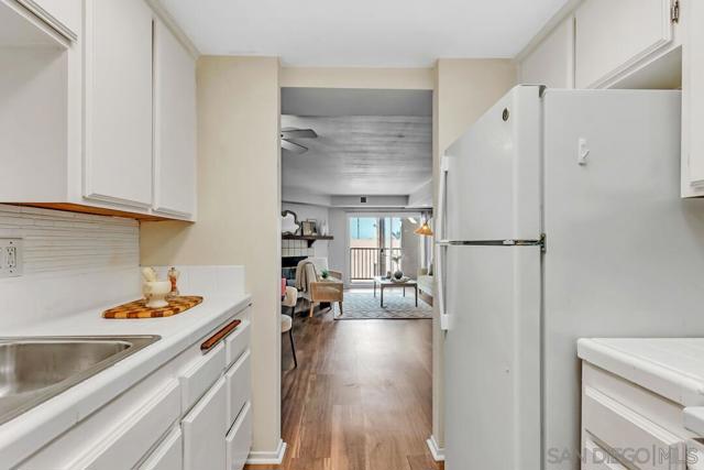 4452 Mentone St, San Diego CA: https://media.crmls.org/mediaz/2e9daa57-8ad8-45cc-b204-b31c3b8159cd.jpg