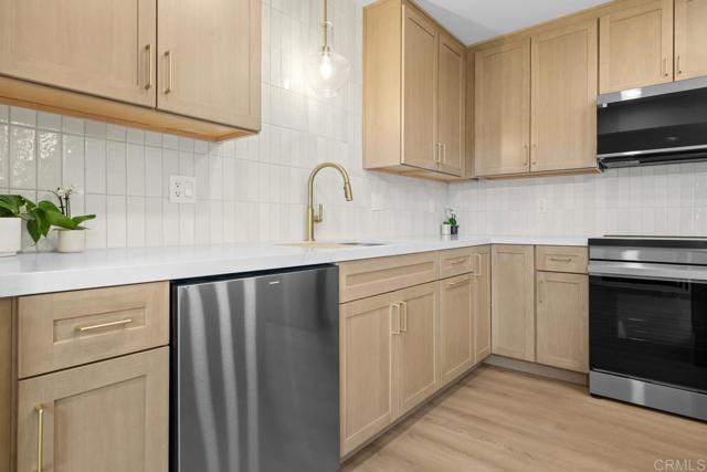 Detail Gallery Image 10 of 25 For 10296 Baroness Ave, San Diego,  CA 92126 - 3 Beds | 2 Baths