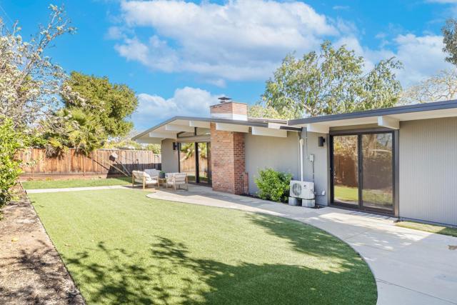 691 Dunholme Way, Sunnyvale CA: https://media.crmls.org/mediaz/2e9de215-ceff-4ecb-94e2-e4f628808522.jpg