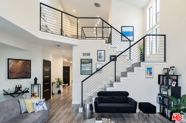 4392 Park Paloma, Calabasas CA: https://media.crmls.org/mediaz/2e9e6a71-8c97-4613-a8a9-d41083b195d5.jpg
