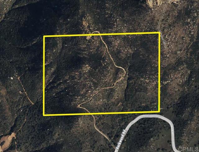 17484 Rockwood Road, Escondido CA: https://media.crmls.org/mediaz/2e9ea5a7-0da8-4c7f-a42d-90c3c70a5214.jpg