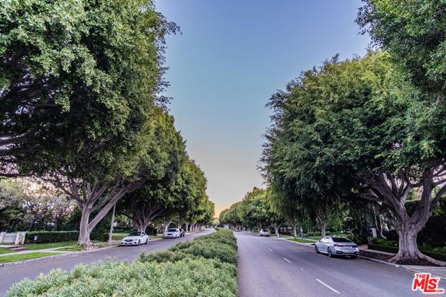 619 N RODEO Drive, Beverly Hills CA: https://media.crmls.org/mediaz/2e9ea5b6-cc1a-4866-8641-100a8a93245b.jpg