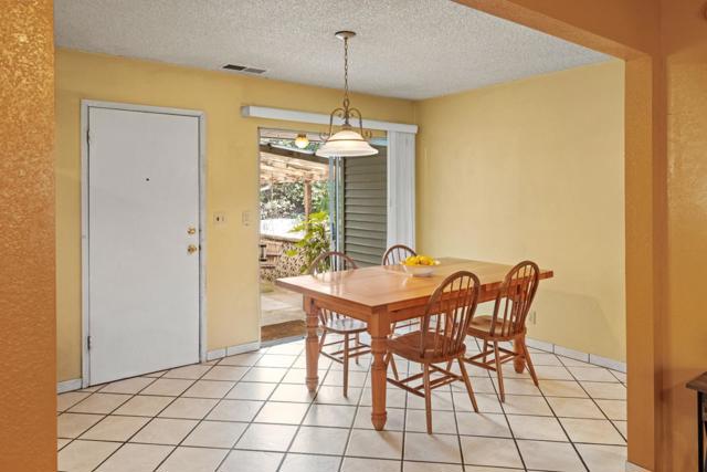 19060 Oak Heights Drive, Salinas CA: https://media.crmls.org/mediaz/2e9f1fae-62fb-4a0d-8267-51a9937eb137.jpg