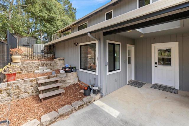 23435 Summit Road, Los Gatos CA: https://media.crmls.org/mediaz/2e9f689d-fb61-472e-ac9b-0297fea8dc0c.jpg