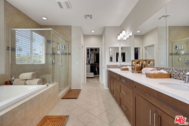 17064 Cantlay Street, Van Nuys CA: https://media.crmls.org/mediaz/2e9ff584-739b-45c1-bff7-e24d357ca956.jpg