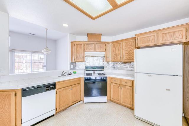 2670 N Katy Avenue, Fresno CA: https://media.crmls.org/mediaz/2ea191d5-0e85-4ea8-8360-31e4893b513d.jpg