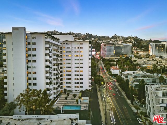 1155 N La Cienega Boulevard, West Hollywood CA: https://media.crmls.org/mediaz/2ea1c1c1-3102-4ee4-82b4-2912658f014b.jpg