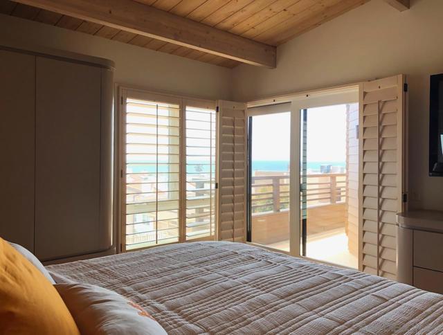 350 Prospect St, La Jolla CA: https://media.crmls.org/mediaz/2ea1e75b-a415-402c-8ca5-223ccd42d4b7.jpg