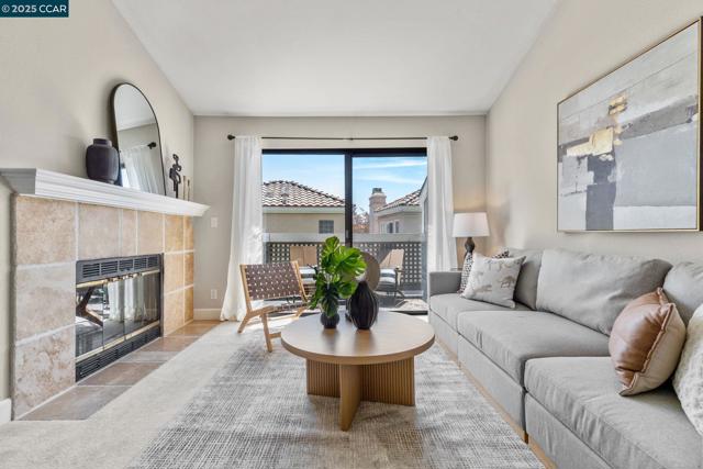 132 Eastridge Dr, San Ramon CA: https://media.crmls.org/mediaz/2ea214f3-9645-4cd2-82cc-b4bc2fb56c94.jpg