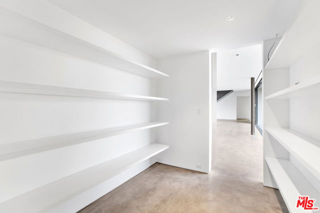 1448 STRADELLA Road, Los Angeles CA: https://media.crmls.org/mediaz/2ea21967-f3d8-4090-9534-cc8e1e0190b2.jpg