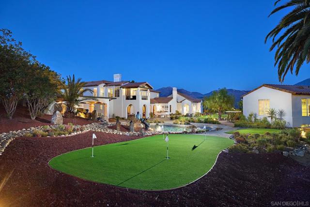 17010 Butterfield Trl, Poway CA: https://media.crmls.org/mediaz/2ea24bcc-d229-4ec6-baac-471d93d0f503.jpg