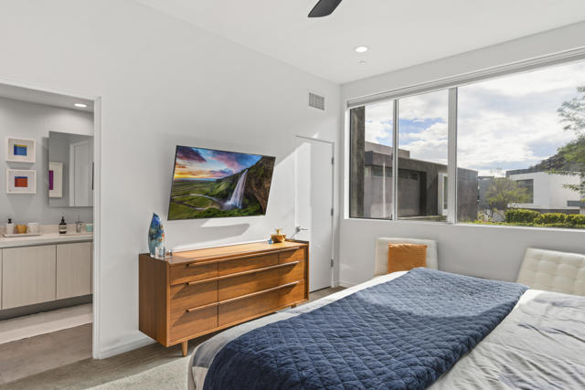 Image 20 of 30 For 344 Goleta Way