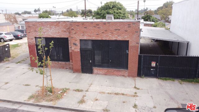 1509 Florence Avenue, Los Angeles, California 90047, ,Multi-Family,For Sale,Florence,24404562