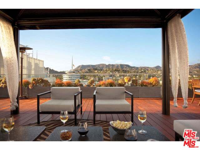 6250 HOLLYWOOD Boulevard, Los Angeles CA: https://media.crmls.org/mediaz/2ea27898-3783-40c1-bc47-ed40f5891a12.jpg