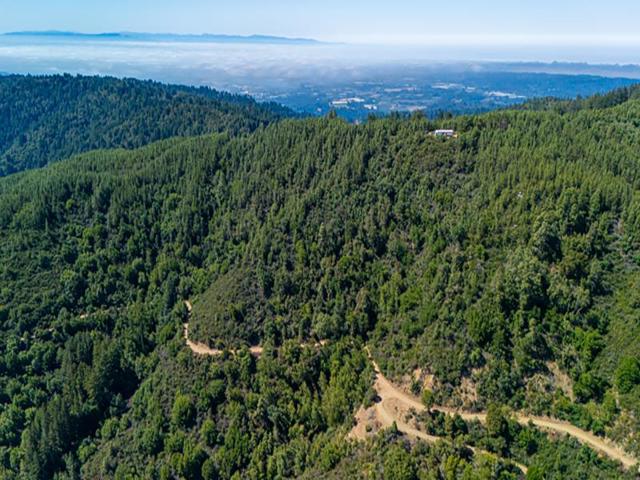 924 Croy Ridge Road, Gilroy CA: https://media.crmls.org/mediaz/2ea35229-a981-48f3-9ee4-3fac8e49cebc.jpg
