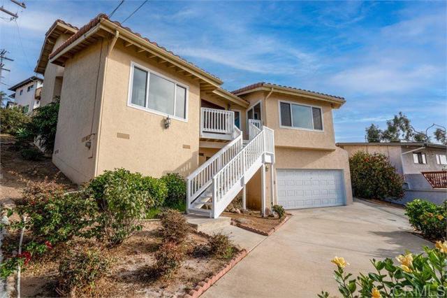 Detail Gallery Image 4 of 46 For 1295 Buenos Ave, San Diego,  CA 92110 - 3 Beds | 2/1 Baths