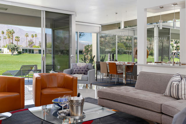 26 Lakeview Circle, Palm Springs CA: https://media.crmls.org/mediaz/2ea3b918-5232-48b7-9a3d-9c20ba3f2f29.jpg